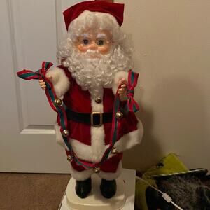 Vintage 24” Animated Santa Claus excellent pristine condition. From the late 80s